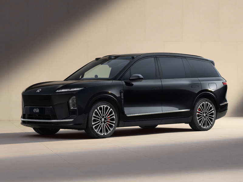 Nio ES8